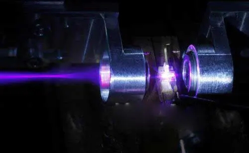 半導體激光器的工作原理-北京大族天成藍光激光器生産公司